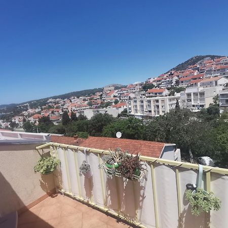 Apartments Green & Orange Хвар Экстерьер фото